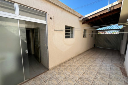 Casa á venda no Jardim Hikare