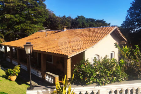 Chacara à venda em Vinhedo-SP.