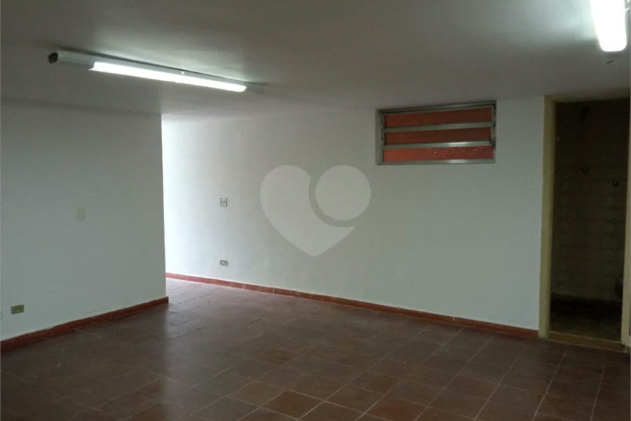 Excelente Sobrado com 04 suítes. Venha fazer uma visita.