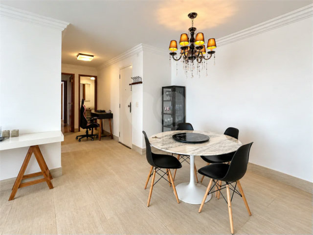 Apartamento à venda com 3 quartos, sendo 1 suíte,  em Higienópolis, São Paulo, SP