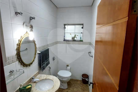 Casa residencial com ponto comercial a venda no Centro