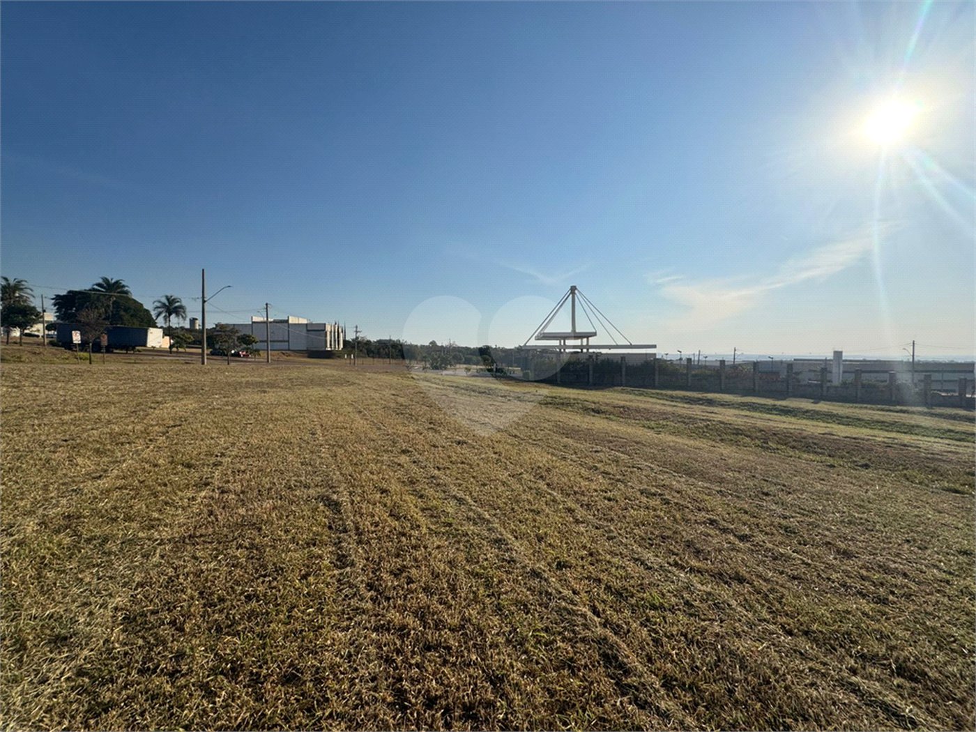 Terreno comercial de 1.685m2 á venda, em Parque Tecnológico Damha II.