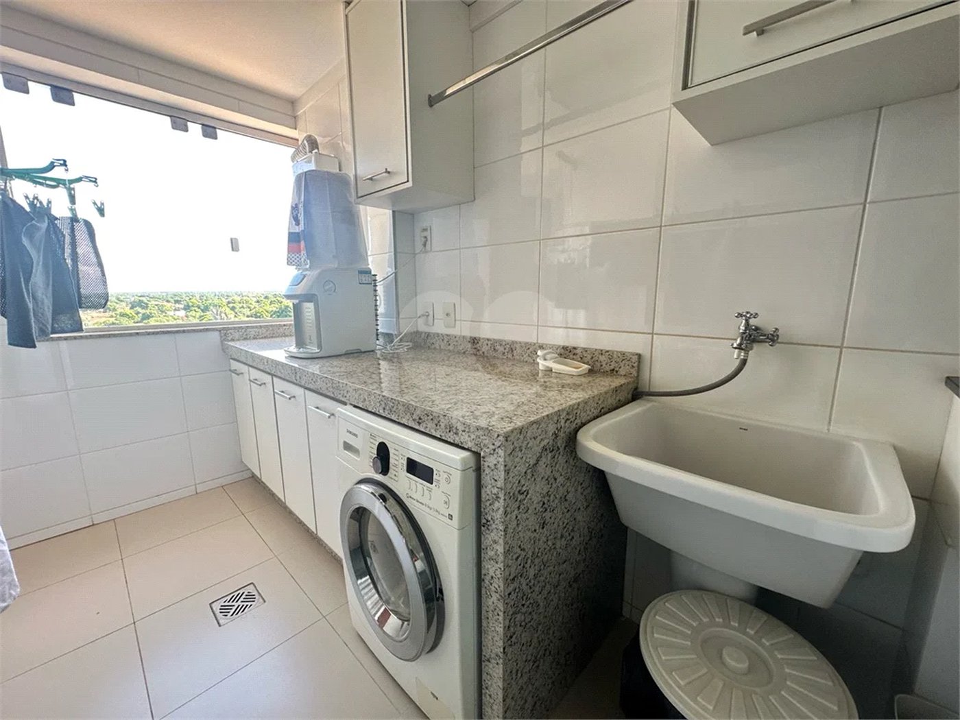 Apartamento à venda com 3 quartos em Interlagos, Três Lagoas - MS