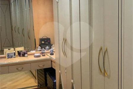 Apartamento com terraço 385m² 03 dormitórios sendo 2 suítes 5 vagas..Estuda Permuta.