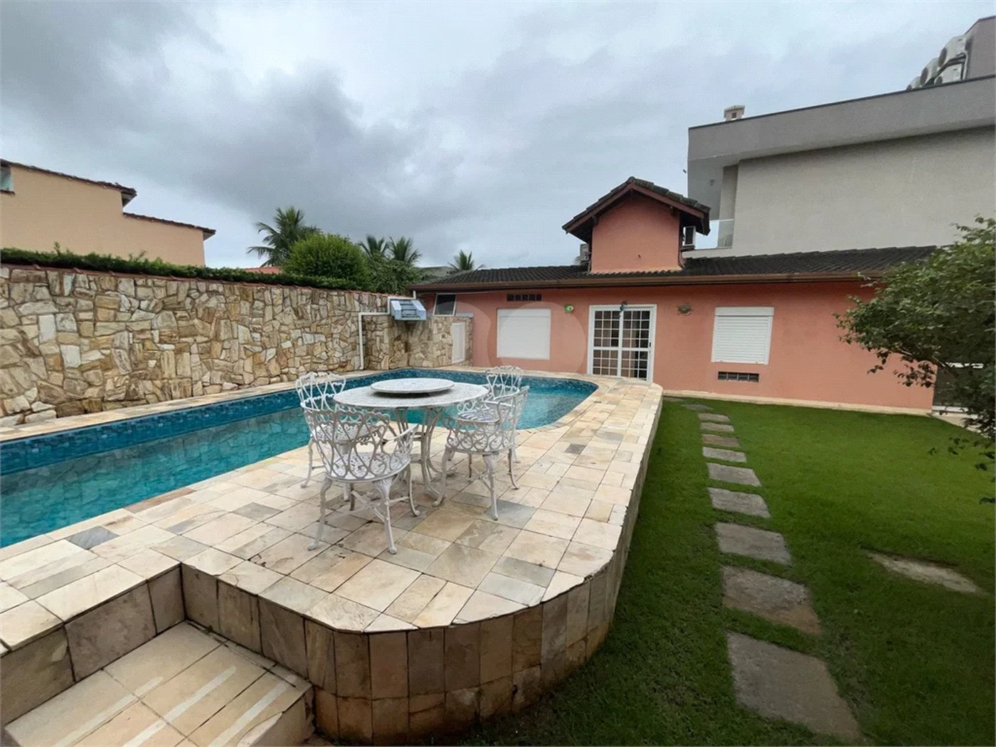 Casa à venda com 6 quartos, sendo 3 suítes, em Morada da Praia, Bertioga, SP