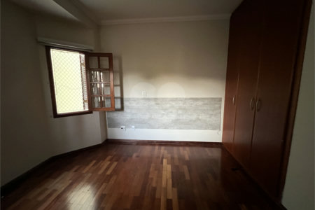 CASA COM 3 QUARTOS NO CONDOMÍNIO GRAND VILLE