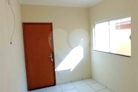 Investimento Certeiro na Gleba 1: Apartamento 1 DormItório, Quintal e Localização que Aluga Fácil