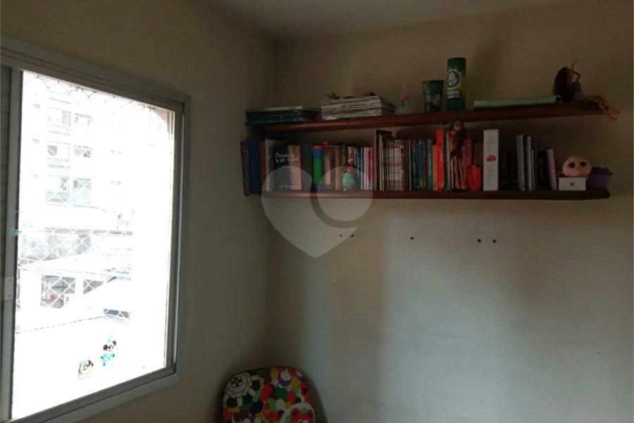 Lindo apartamento, muito bem conservado, com bom espaço interno.