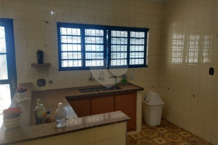 Casa térrea no Centro em Araraquara/SP, com 4 dormitórios