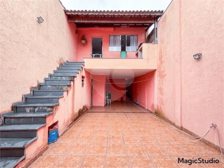 Casa com 150m², 5 dormitórios, sendo 1 suíte, 2 vagas de garagem, à venda na Vila Matilde.