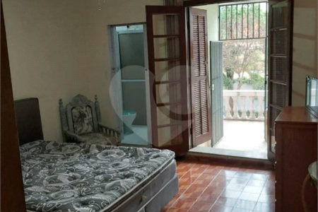 Sobrado à venda com 212 m², 2 quartos (suítes), 3 banheiros e 2 vagas de garagem, em São Caetano do Sul
