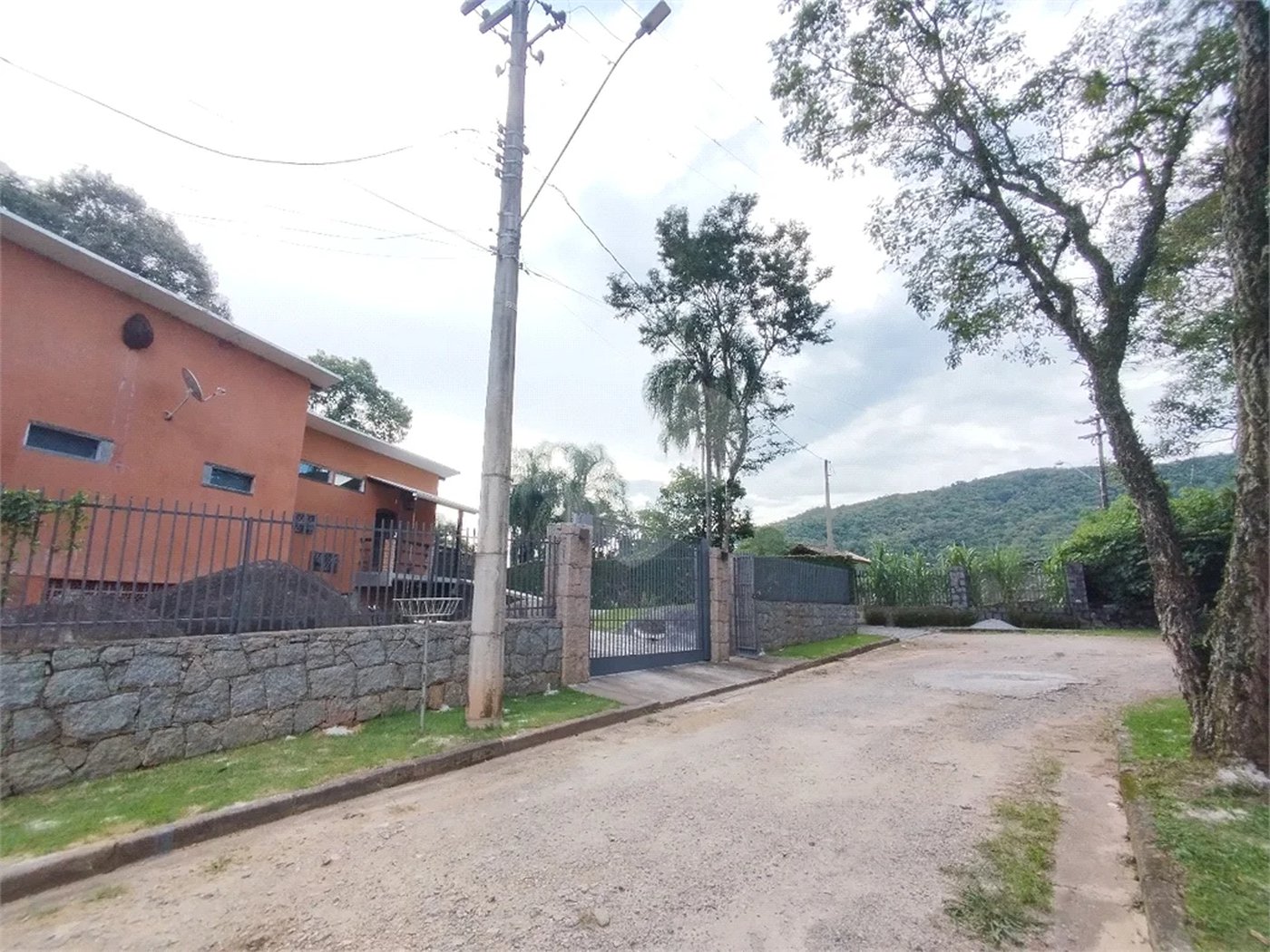 Chácara 3 Dormitórios, Suíte, Vaga. Mairiporã
