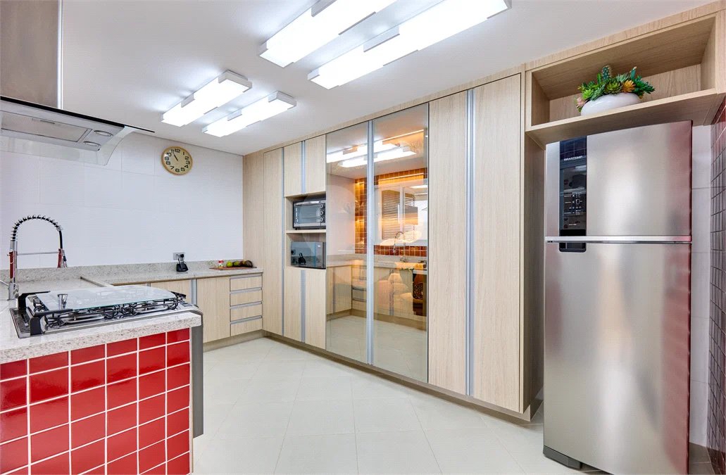 Apartamento à venda com 3 suítes em Jardim Marajoara, São Paulo, SP