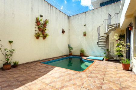Sobrado à venda com 4 quartos, sendo 1 suíte, em Jardim Prudência, São Paulo, SP