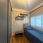 Apartamento de 127 m² em andar alto, com vista livre, 3 suítes planejadas, sacada gourmet envidraçada, 2 vagas e lazer completo, próximo ao Shopping Golden Square e à Avenida Kennedy.
