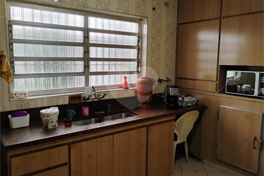 Espaçosa casa à venda na Vila Mascote