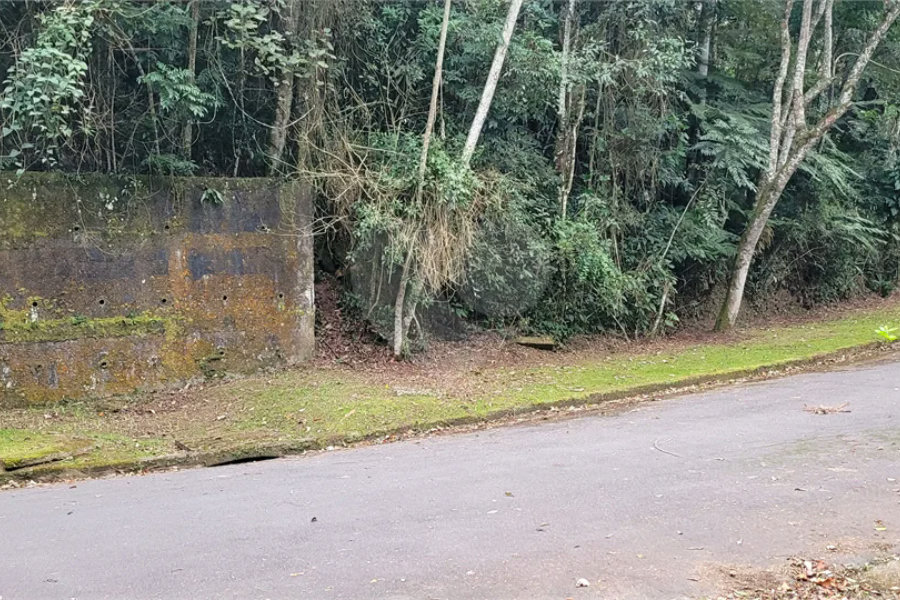 Terreno à venda no condomínio Alpes da Cantareira, Mairiporã - SP