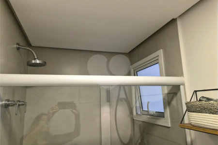 Oportunidade na Vila Leopoldina!! Apartamento com dois dormitórios, sendo uma suíte, dois banheiros, e com duas vagas.