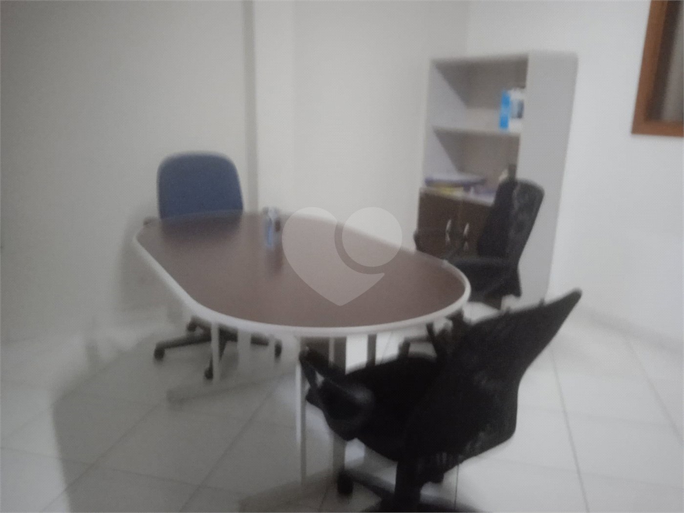 Sala comercial de 130m² Mobiliada com internet e central telefônica, Vila Thays, Atibaia
