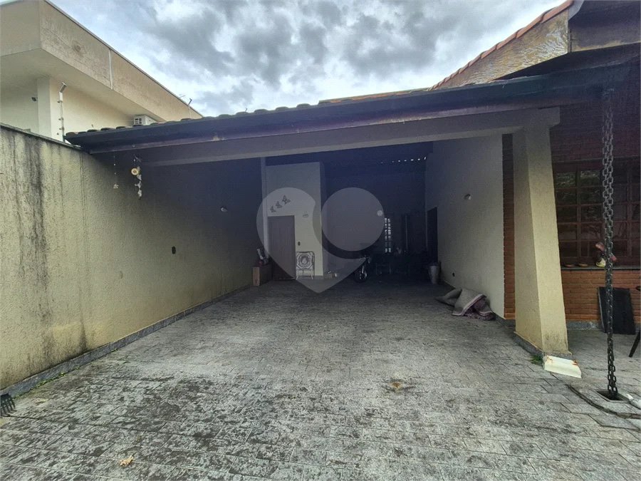 Casa a venda com piscina