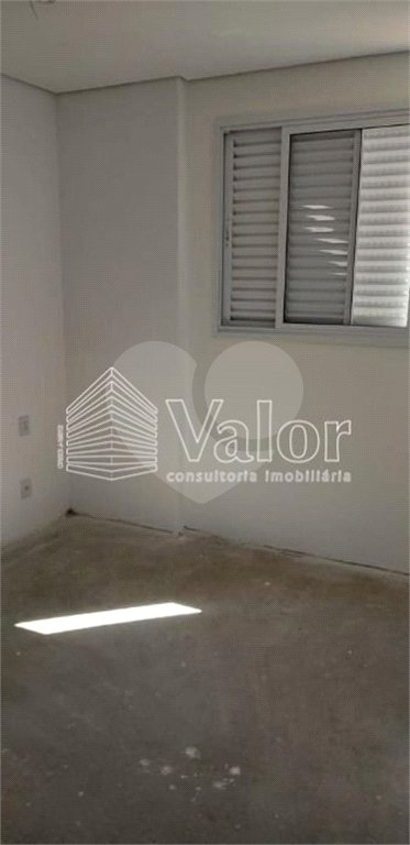 Terreno com uma casa antiga