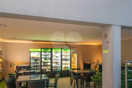 Cobertura amplo com 110m² mobilizada à venda no Campo Belo