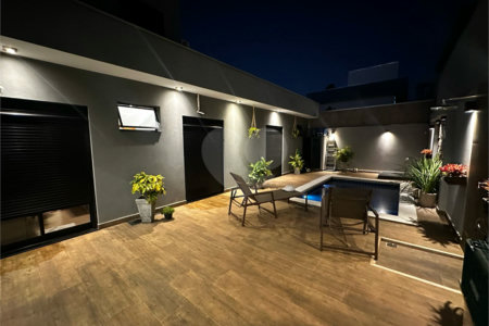 Casa a venda no condomínio Faixa Azul.