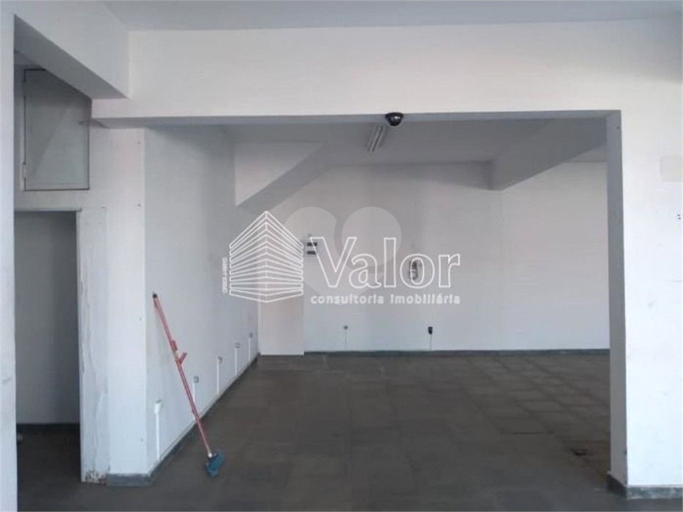 Sala comercial com 90 m² de área total no Jardim São Carlos