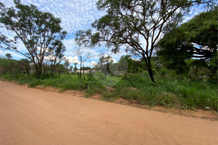 Terreno com 3.075,00 m² de área total.