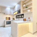 Indaiatuba - Casa condomínio Park Vista Real - AT : 200m - AC : 140m - Boiller Instalado - torneiras quentes - 3 quartos : sendo 1 suite - Suite - Ar Condicionado Samsung 12 Btu’s; arandelas de cabeceira , Dommus Closet . Esquadria , porta automática . 2 Quartos - Ar Condicionado Samsung 9 Bt