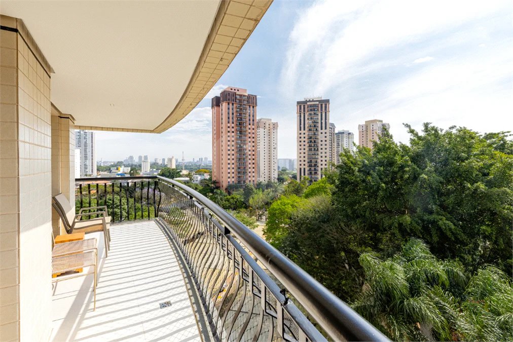Apartamento à venda com 3 suítes em Alto da Boa Vista, São Paulo, SP