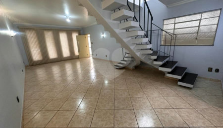 Sobrado à venda com 3 quartos, sendo 1 suíte, em Planalto Paulista, São Paulo, SP