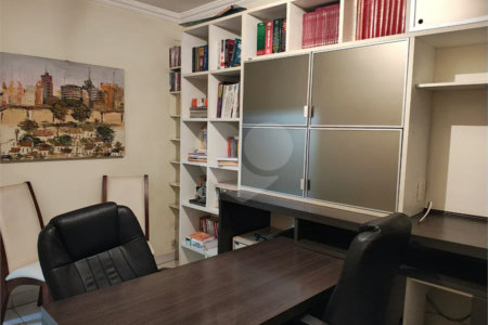 SOBRADO COMERCIAL PARA LOCAÇÃO NO RUDGE RAMOS | 197 m²