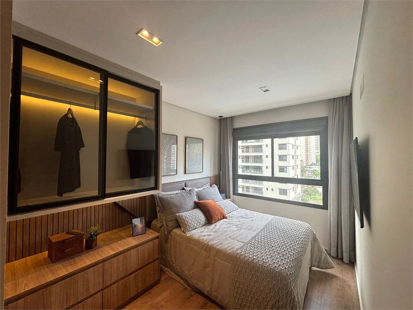 Apartamento à venda com 2 quartos, sendo 1 suíte,  em Jardim Sul, São Paulo, SP