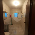 Casa com 250m², 4 dormitórios, 2 vagas.