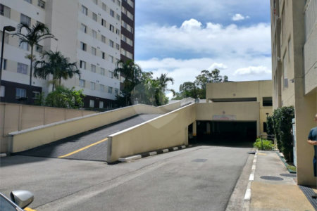 Apto no Cambuci de 55m2, com 2 dorms, 2 banheiros, 1 suíte, 1 vaga. Estuda permuta.