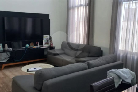Luxuoso Sobrado com 4 Suítes