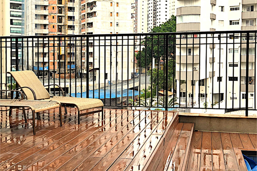 Apartamento na Chácara Inglesa com 2 dormitórios (1 suite), varanda, vista livre e vaga