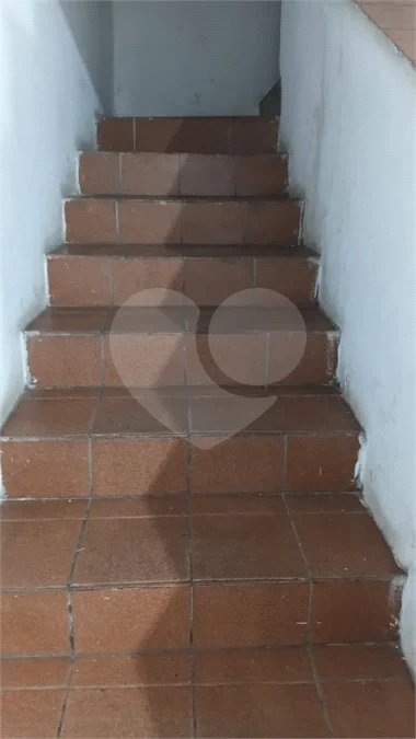 IMÓVEL COM SOBRADO + OUTRA CASA NO TERRENO, ÓTIMA PARA RENDA OU FAMÍLIA GRANDE