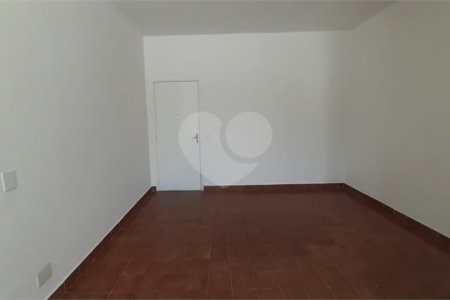 Apartamento de 1 quarto, no térreo, com garagem, para locação no Cambuci