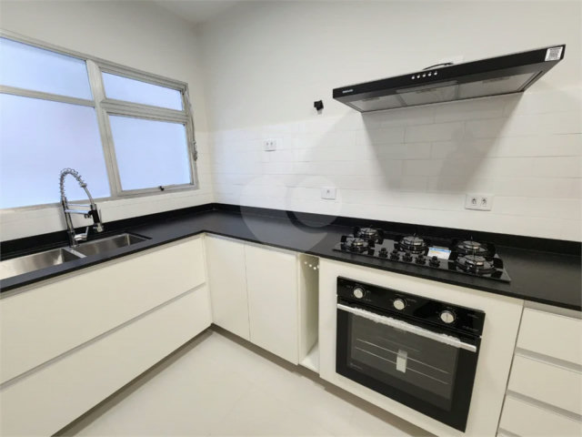 Apartamento à venda com 4 quartos, sendo 1 suíte,  em Pinheiros, São Paulo, SP