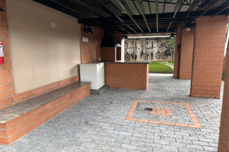 APARTAMENTO REFORMADO À VENDA – FINO ACABAMENTO E LOCALIZAÇÃO PRIVILEGIADA NO JARDIM BONFIGLIOLI