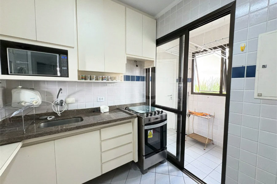 Apartamento à venda com 2 quartos, sendo 1 suíte,  em Riviera de São Lourenço, Bertioga, SP
