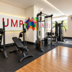 Apartamento de 106 m² no Auge Home Resort, porteira fechada, com 3 dormitórios, 1 suíte, varanda gourmet, 2 vagas, depósito e lazer completo.