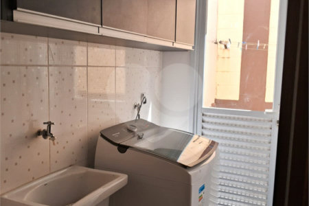 Casa de Vila à venda com 3 quartos, sendo 1 suíte, em Vila Pasti, Louveira, SP