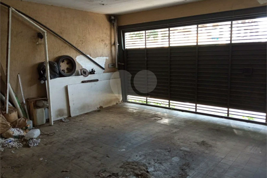 Exccelente imóvel totalmente reformado com 03 Dormts, 01 Suíte e 02 vagas.