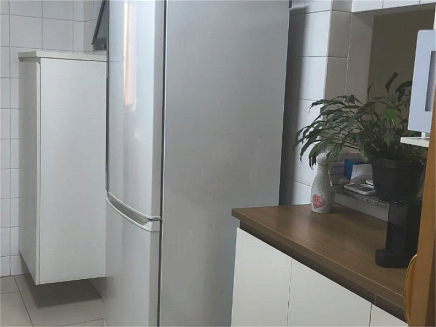Oportunidade Imperdível: Conforto e Vista Privilegiada! ?Localizado estrategicamente em frente ao Tietê Plaza Shopping, este apartamento é o equilíbrio perfeito entre sofisticação e praticidade. 75m2 Área Útil com 3 Dorms , sendo 1 suite , com VAGA LIVRE DEMARCADA .