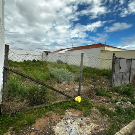Terreno à venda em Jardim São João Batista, São Carlos - SP