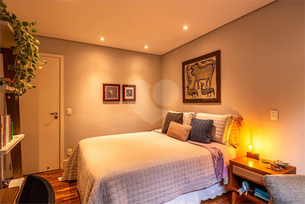 Apartamento Campo Belo à Venda 274 m² 4 Suítes 4 Vagas com Clima de Casa e Vista Verde