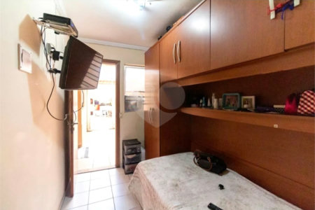 Sobrado à venda no Ipiranga de 140m² com 4 suítes e 3 vagas.
